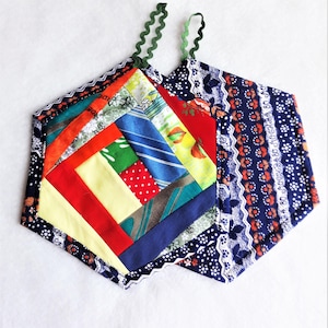 Set of 2 Pot Holders patchwork with abstract ornament, Cotton hexagonal oven mitt, Handmade heat resistant potholder, Handmade Kitchen Decor