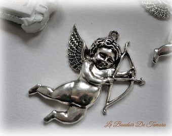 Large silver angels pendant ages 45 X 37 mm