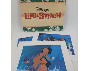 Conjunto de portfólio litográfico exclusivo de 4 peças de Lilo e Stitch da Disney Store