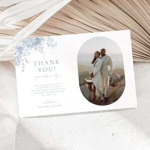 Dusty Blue Blumenfoto Dankeskarte, bearbeitbare Dankeskarte, viktorianische Hochzeit Danke, fügen Sie Ihr eigenes Foto hinzu, danke, dass Sie Foto 54 hinzufügen