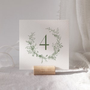 Numero di tavolo floreale verde muschio, matrimonio floreale vintage, modello stampabile verde oliva, numero di tavolo per matrimonio, epoca vittoriana Bridgerton 26