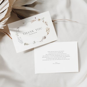 Modello di biglietto di ringraziamento con ghirlanda floreale minimalista, biglietto di ringraziamento con fiori bianchi e beige stampabile, grazie ai fiori di campo, grazie per baby shower03