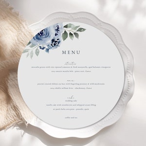 Plantilla de menú de boda con flores azules, menú imprimible en azul polvoriento, menú editable de estilo redondo, descarga instantánea, tarjetas de menú de cena, edítela usted mismo 34