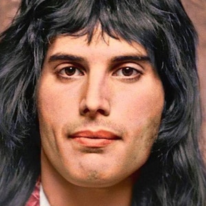levensgrote pop die Freddie Mercury voorstelt