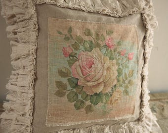 Capa de almofada estilo rústico francês - Estampa de rosas com babados em tela para decoração de casa de campo.