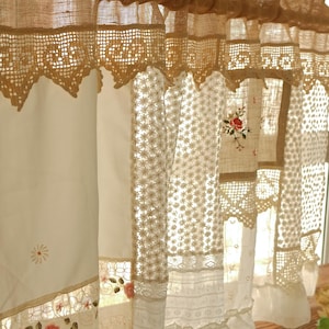 Rideau transparent en dentelle à volants BOHO country français - Tissu voile avec dentelle florale délicate, idéal pour les intérieurs romantiques d&#39;inspiration vintage