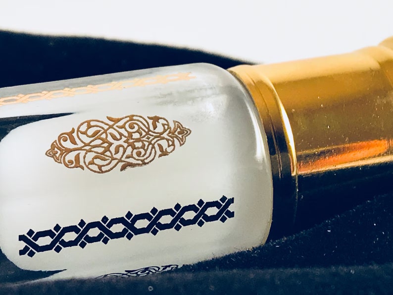 Huile de parfum Musk Tahara par Tarife Attar, Premium, musc léger, poudré, sans alcool, végétalien image 2