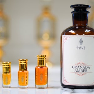 Olejek perfumowany Granada Amber marki Tarife Attar, drzewny, bursztynowy, waniliowy, premium, bezalkoholowy, wegański