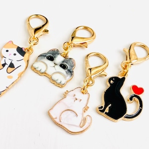 Gold Tone Enamel Cat Zipper Pull: Purse Clip On Charm