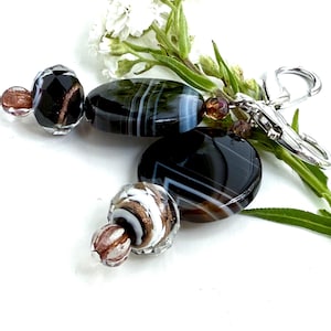 1 Black Striped Beaded Zipper Pull: Purse Bag Charm