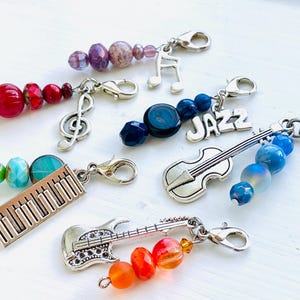 1 Musical Zipper Pull: Czech Glass Beaded Journal Charm, Jazz Zipper Charm