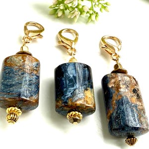 1 Riverbed Stone Zipper Pull, Tan and Deep Blue Stone Zipper Pull, Zipper Pulls for Purses, Sweater Zipper Pull, Gold Zipper Charm, Handmade
