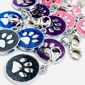 1 Glittery Paw Print Zipper Pull, Dog Collar Charm, Paw Print Planner Charm, Zipper Pulls for Purses, Scissor Fobs, Collar Charms