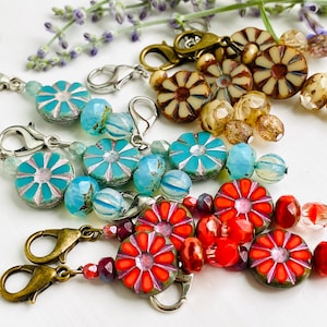 1 Posy Zipper Pull, Zipper Pulls for Purses, Zipper Pull Charm, Turquoise Zipper Pull, Scissors Fobs, Collar Charms, Planner Charms, Zippers