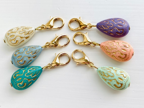 1 Dainty Gold Etched Teardrop Zipper Pull Charm, Ornate Zipper Pulls,  Zipper Pulls for Purses, Zipper Charms, Knitting Stitch Markers 
