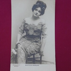 Beatrice Morgan (Serie Rotograph), I & M Steinberg, N.Y. Carta al bromuro. Fotografia autentica. Bella.