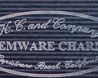 KC & Company. Charmes de verres à pied. Capistrano, Californie. Nouveau. Jamais utilisé.