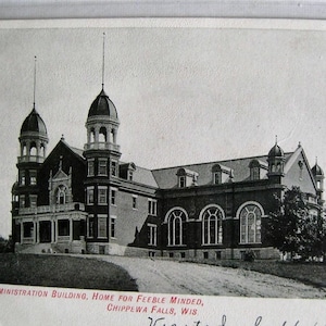 Chippewa Falls, Wisconsin. Casa para os fracos de espírito. 1907?