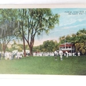 De Land, Florida. College Arms Golf Club. Nie Benutzt. Die Ecken sind etwas Genickt. Beschreibung lesen.
