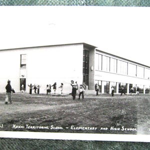 Kenai, Alasca. Escola Territorial de Kenai - Ensino Fundamental e Médio. 1954