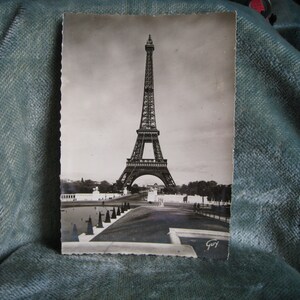 Paris RPPC ET SES Merveilles-La tour Eiffel vue des jardins