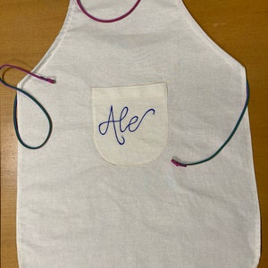 Apron with embroidered name image 1