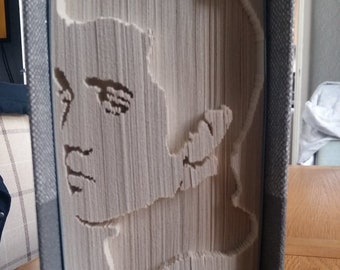 Elvis cut and fold pattern - 443 pages - 23cm high - pattern only