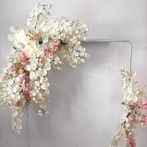 Hochzeit Blumenbogen Swag: Seidenorchideen & Pfingstrosen Dekor