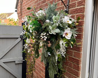 Weihnachten Blumenkorb | Frostige weiße Kunstblumen | Im Freien hängen Dekor