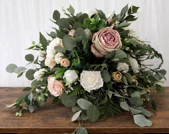 Seidenblume Hochzeit Herzstück: Rustikale Weinfass Anordnung
