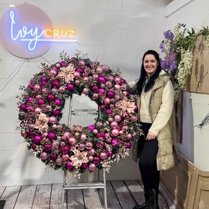 XL GIANT Christmas Wreath, Hot Pink Christmas Wreath, Large Christmas wreath, 120 Cms Christmas Wreath