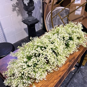 Artificial Baby&#39;s Breath Garland: Wedding Gypsophila Arrangement