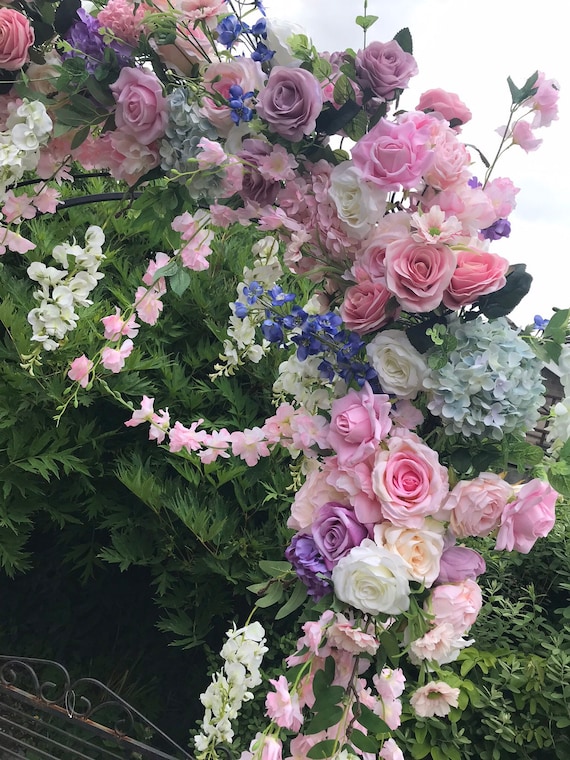 Flower Garlands In A Classy Pastel Color Palette