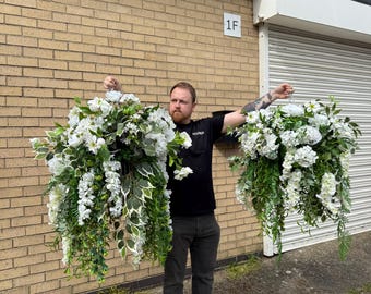 White Artificial Hanging Basket with Greenery – Elegant Outdoor Door Display