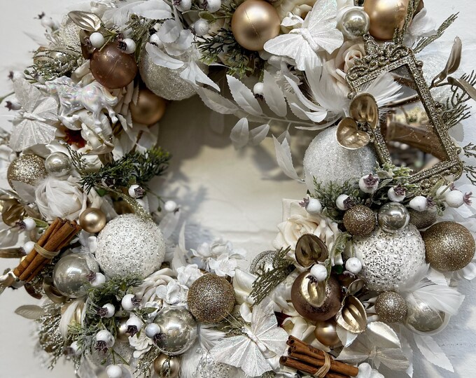 Champagne Christmas Wreath 