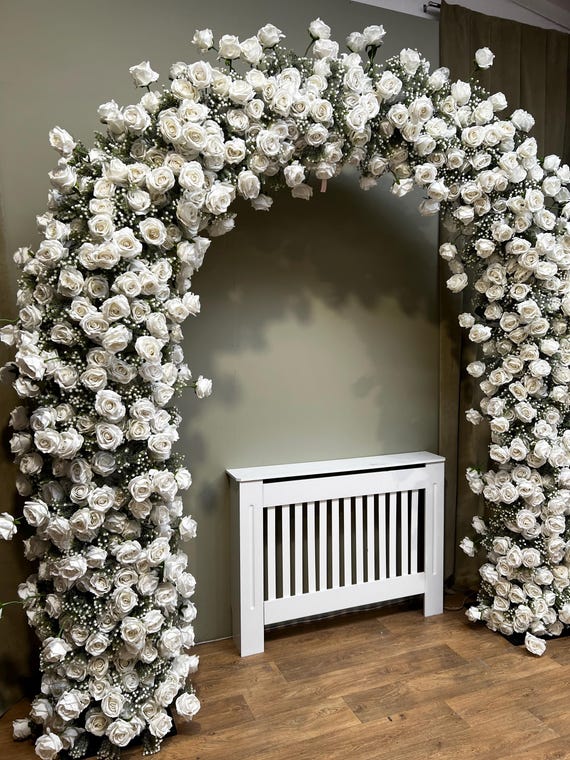 豪華な3Dローズウェディングアーチ：シルクフラワーイベント背景