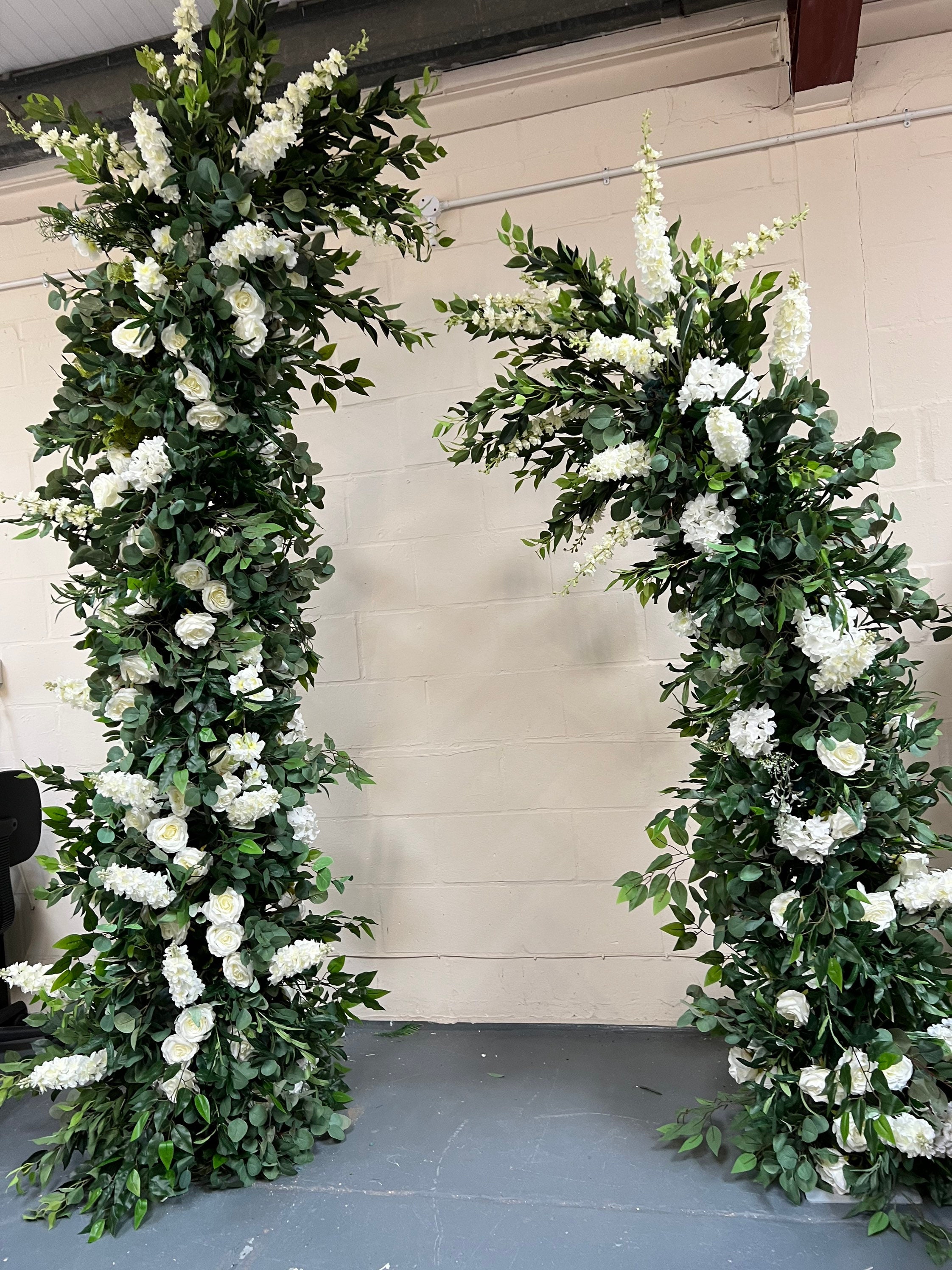 Künstliche Blumen-Deko Für Hochzeiten - Seidenblumen Arrangement Als Wandschmuck & Tischdeko