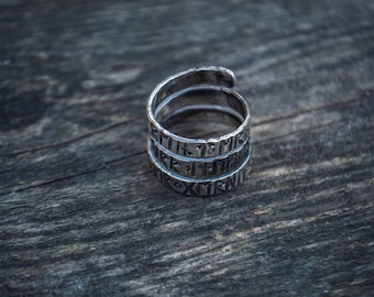 Bague spirale viking avec runes