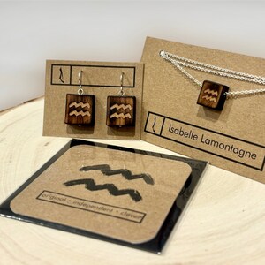 Ensemble Cadeau, Carte, Collier et Boucles d'Oreilles en Bois Récupéré Verseau