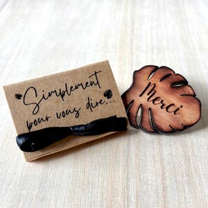Wooden pocket hug, Monstera leaf, Simplement pour vous dire... merci, with gift wrapping. Positivity token, lucky charm, comforting, thanks