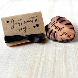 Wooden pocket hug, Monstera leaf, Just want to say... thank you, with gift wrapping. Positivity token, lucky charm, comforting, thanks