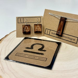 Ensemble Cadeau, Carte, Collier et Boucles d'Oreilles en Bois Récupéré Balance