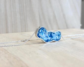 Collar de plata y plástico reciclado. Collar azul y blanco | Regalo personalizable