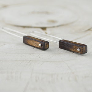 Recovered Wooden Earrings Brut Burned Brown Beige and Silver Grain Women Gift Rustic Modern Simple Silver Hook Rigid