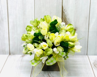 Table Centerpiece-Table Floral arrangement-Kitchen Table Decor-Tulip Centerpiece-Farmhouse Centerpiece