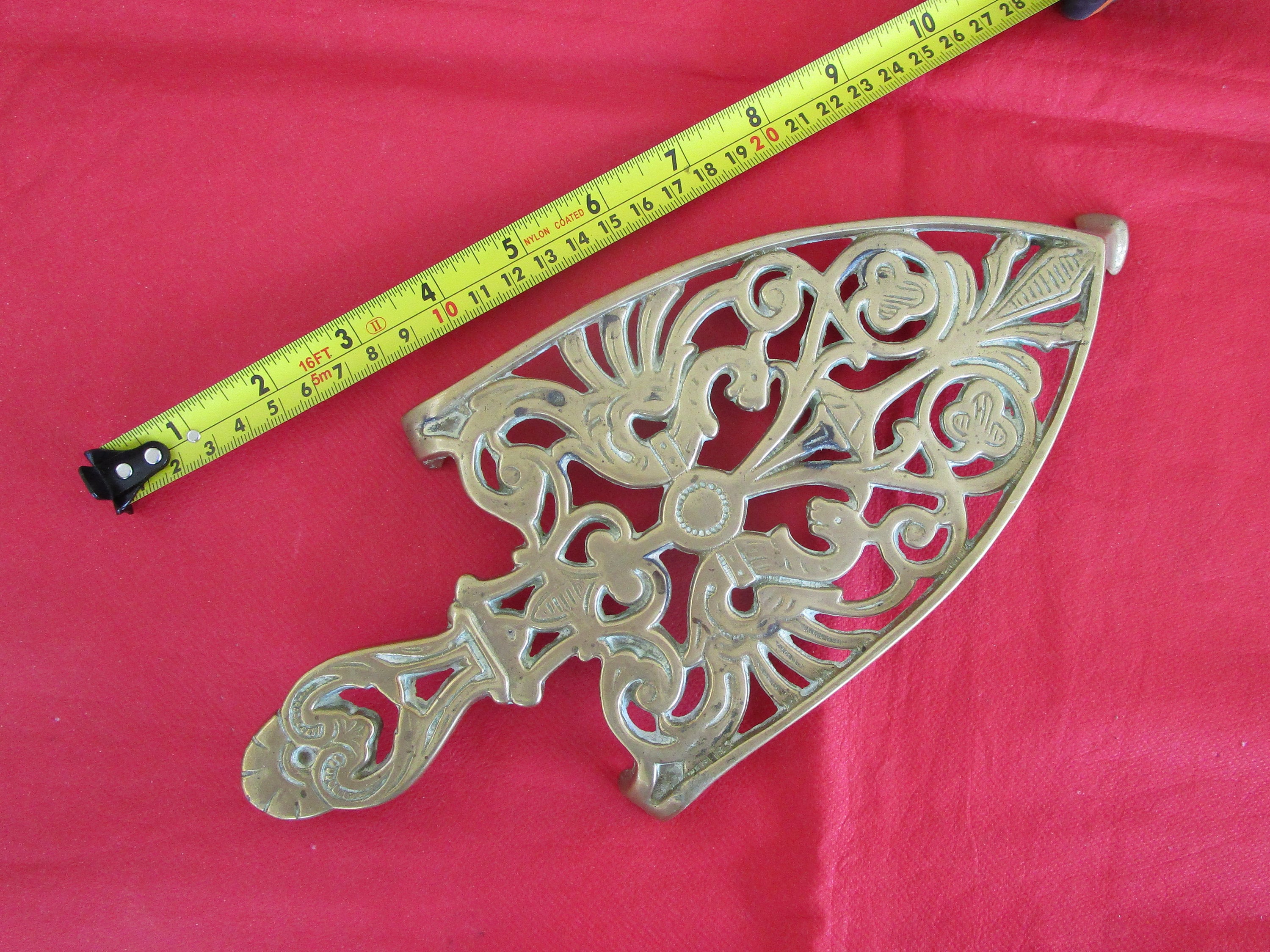 DESSOUS DE PLAT FIL METALLIQUE - Société de Fournitures Pour Locatifs