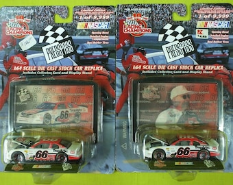 Racing Champions 1/64 Nascar Diecast PressPass Lot von 2