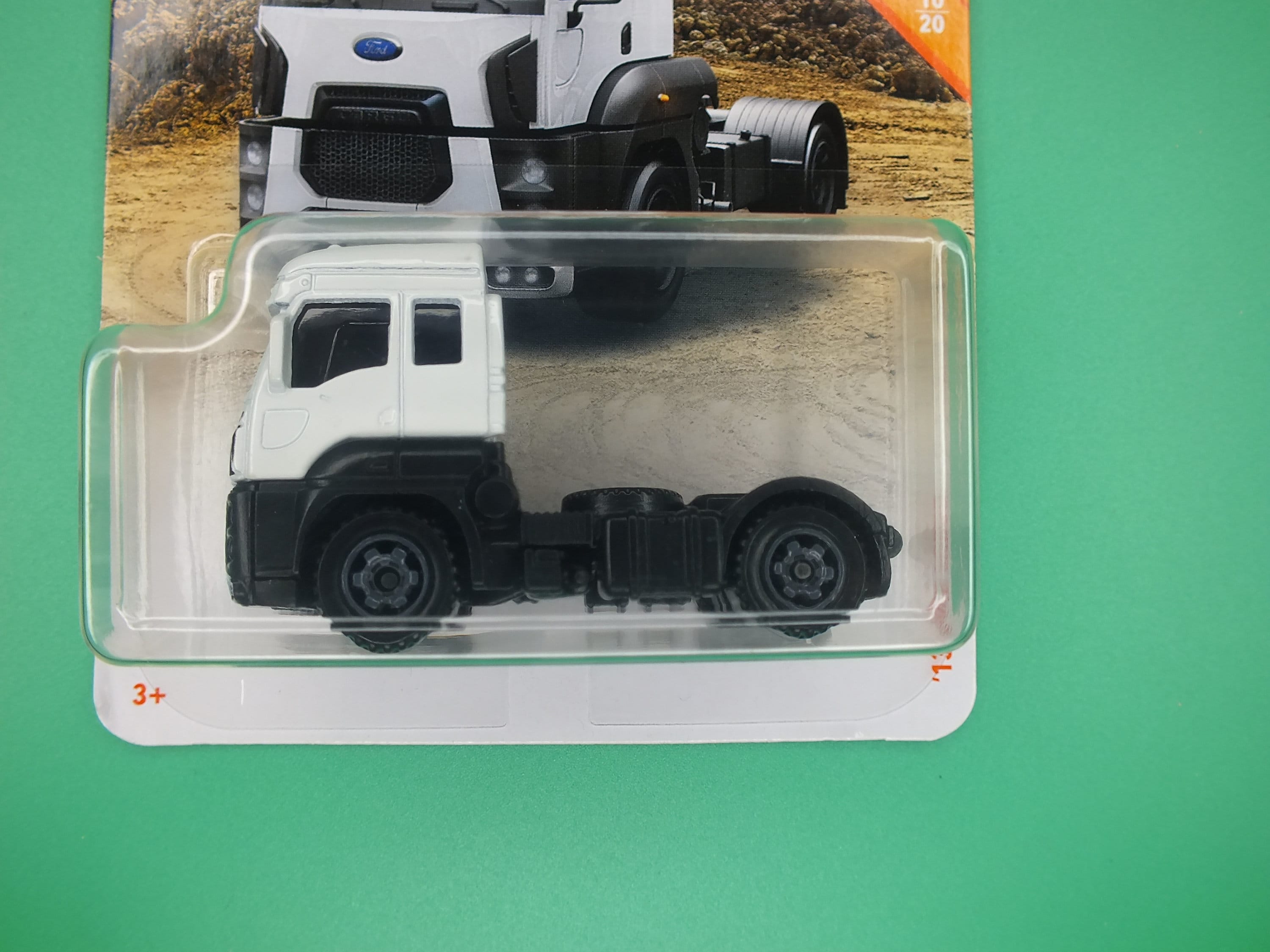 2019 Matchbox 13 Ford Cargo MBX Construction Series 10 20 Card