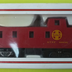 Bachmann HO Scale ATSF Caboose Train Rail Road