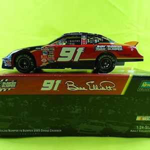 Revell Collection 2005 Dodge Charger #91 Bill Elliott 1:24 Diecast Model Car